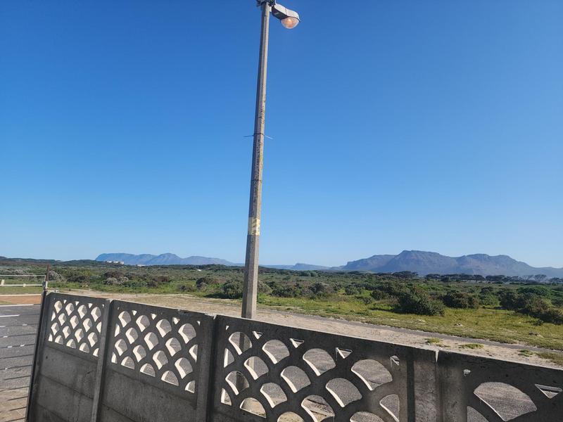 4 Bedroom Property for Sale in Pelikan Park Western Cape